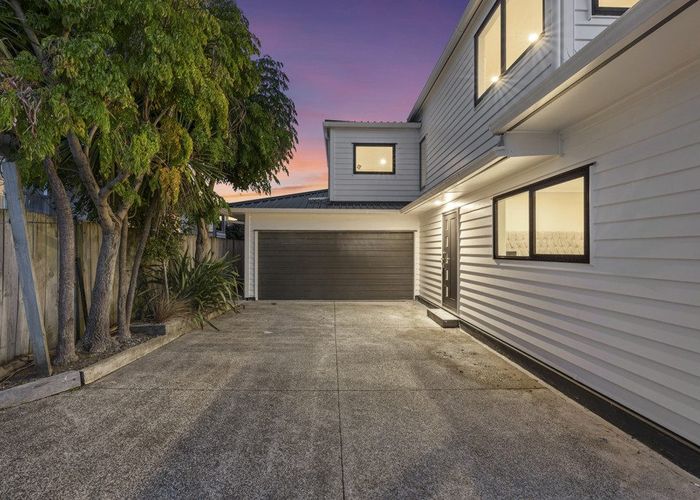  at 4190A Great North Road, Glendene, Auckland