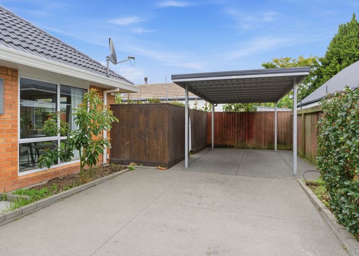  at 7 Broadfell Avenue, Avonhead, Christchurch City, Canterbury
