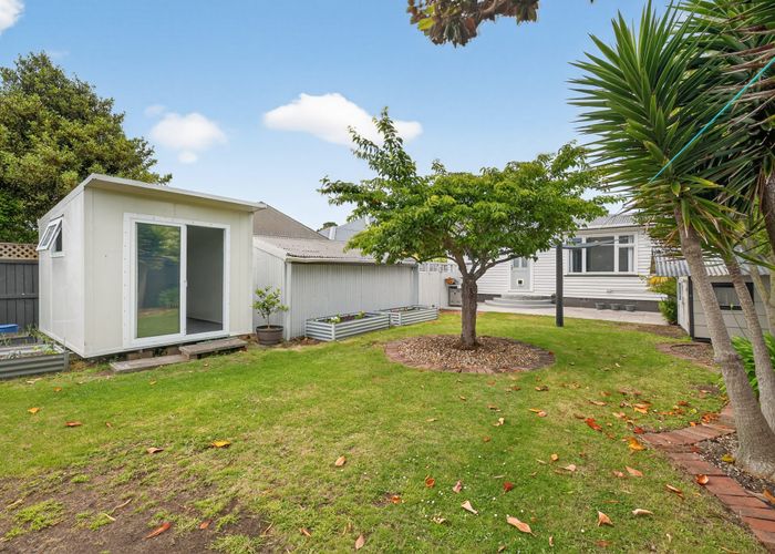  at 94 Bowhill Road, New Brighton, Christchurch City, Canterbury