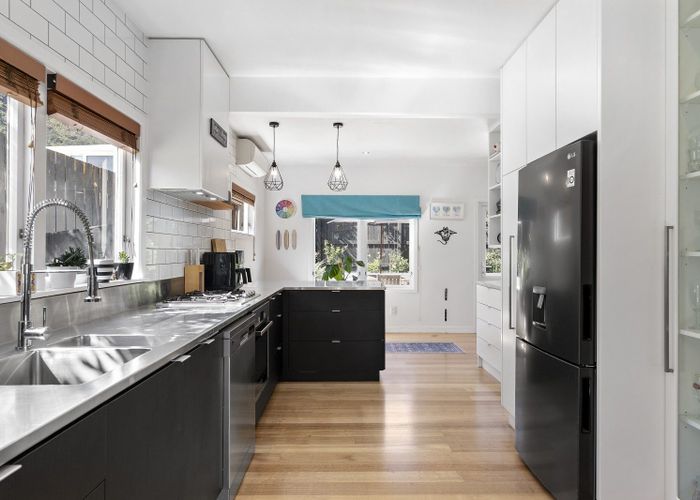  at 25 Marine Parade, Eastbourne, Lower Hutt, Wellington