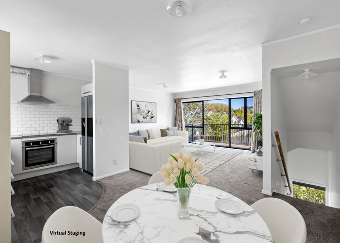  at 2/5 John Jennings Drive, Oteha, Auckland