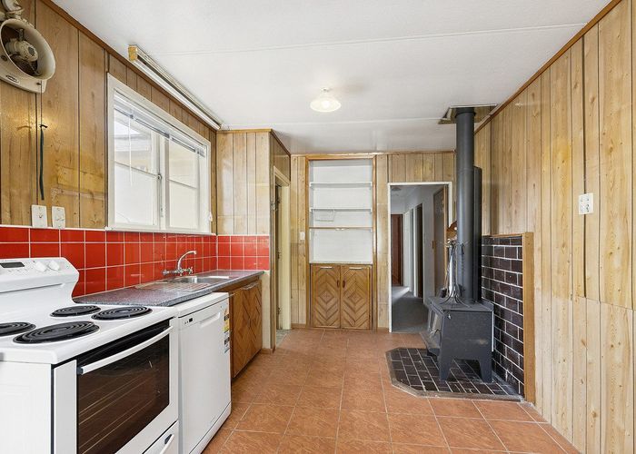  at 124 Sievers Grove, Cannons Creek, Porirua, Wellington