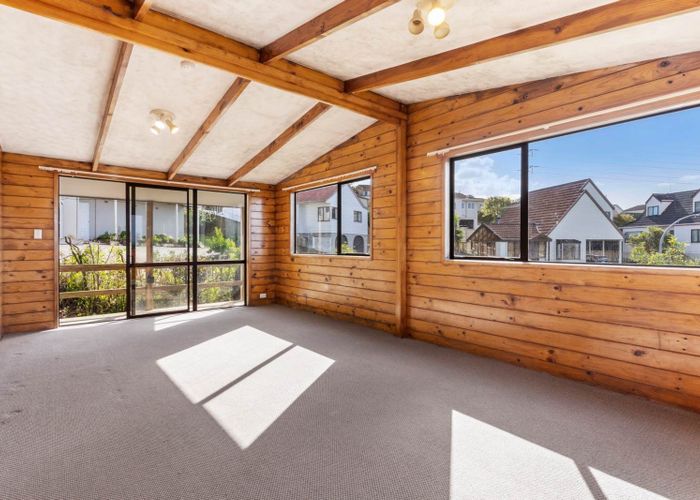  at 6 Remus Place, Totara Vale, Auckland