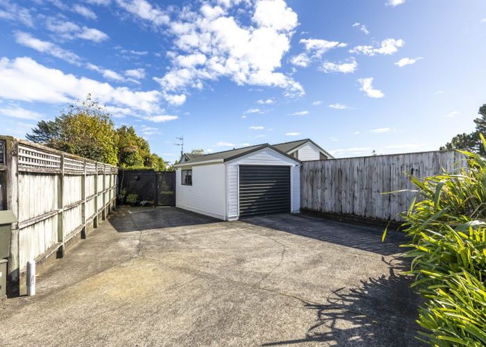  at 19 Caledonia Place, Highlands Park, New Plymouth, Taranaki