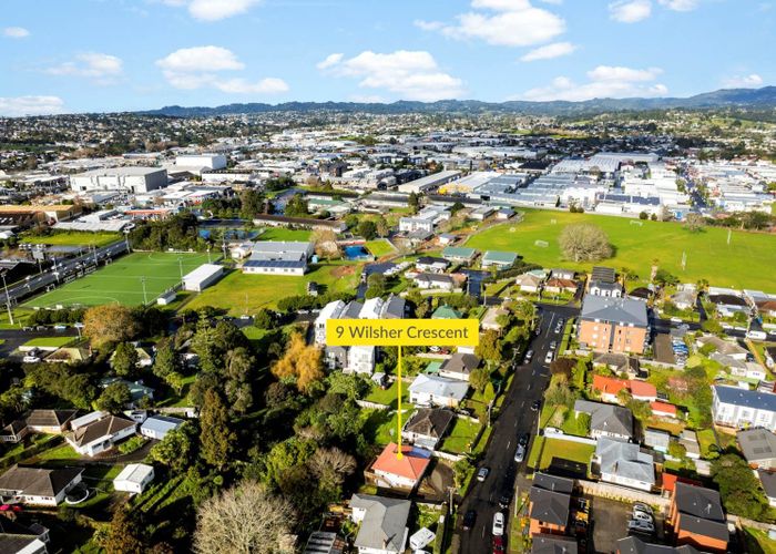  at 9 Wilsher Crescent, Henderson, Waitakere City, Auckland