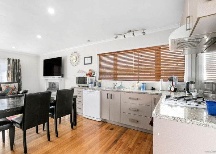  at 24 Sabulite Road, Kelston, Waitakere City, Auckland