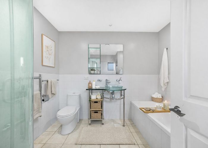  at 26/8 Landscape Road, Papatoetoe, Manukau City, Auckland