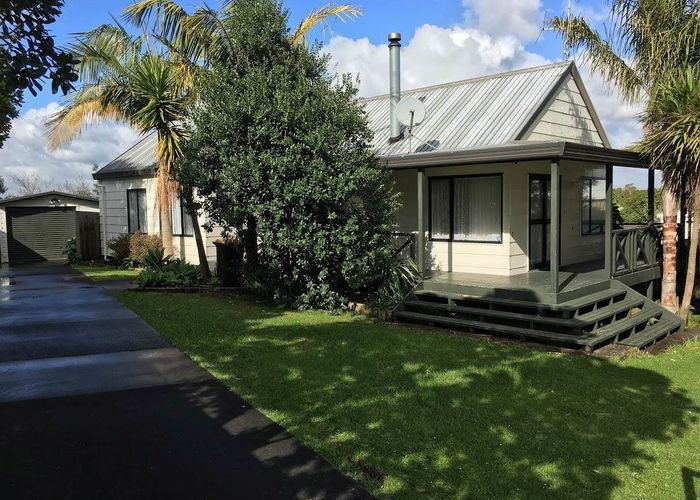 at 5 Sandgate Avenue, Botany Downs, Manukau City, Auckland