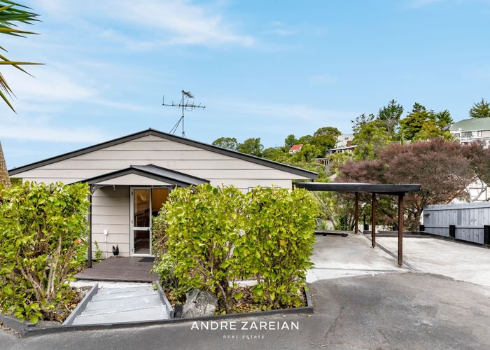  at 2/155 Oaktree Avenue, Browns Bay, Auckland