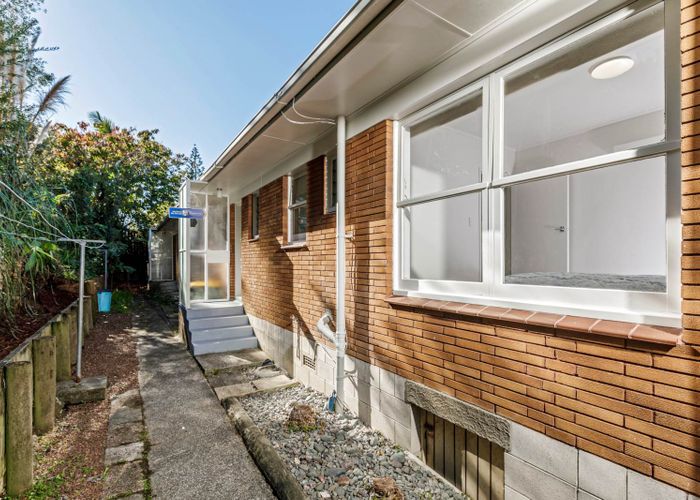 at 2/28 Gordon Avenue, Milford, Auckland