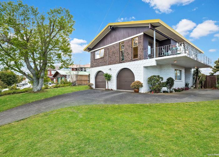  at 12 Royal Road, Massey, Auckland