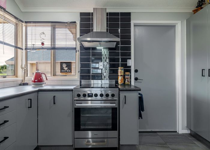  at 3 Royal Fern, Kelvin Grove, Palmerston North, Manawatu / Whanganui