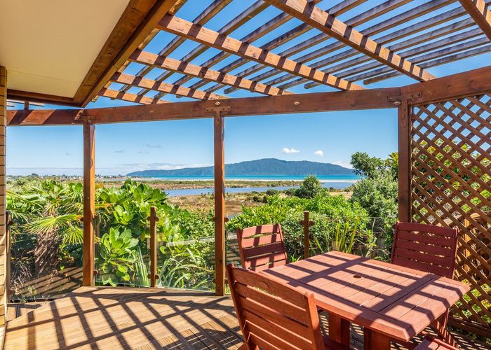  at 174 Weggery Drive, Waikanae Beach, Waikanae