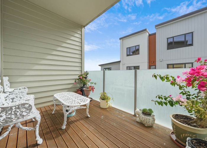  at 3/147 Albany Highway, Unsworth Heights, North Shore City, Auckland
