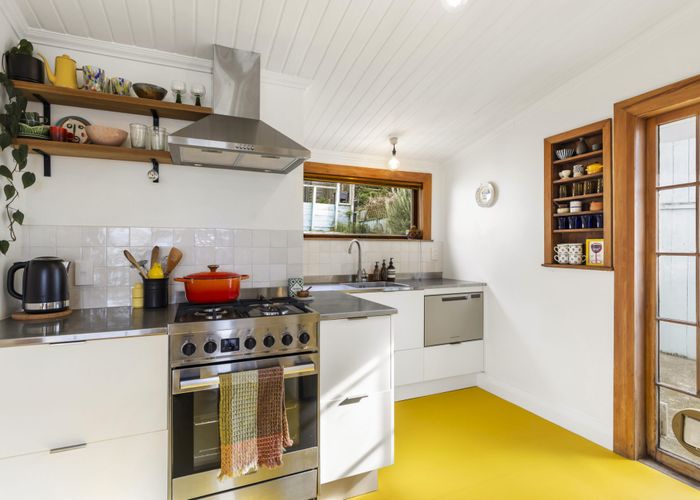  at 176 Sutherland Road, Lyall Bay, Wellington, Wellington
