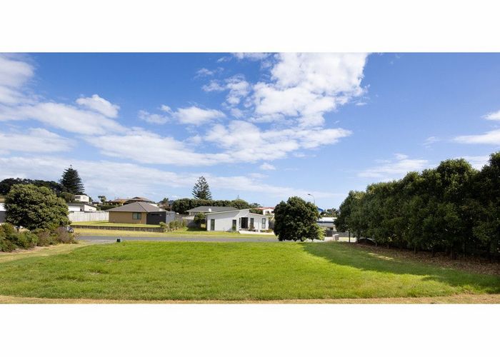  at 24 Sunset Drive, Baylys Beach, Kaipara, Northland