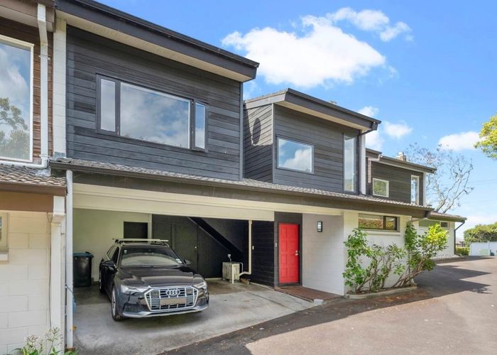  at 2/42 Orakei Road, Remuera, Auckland