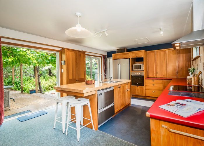  at 142 Wellington Road, Paekakariki