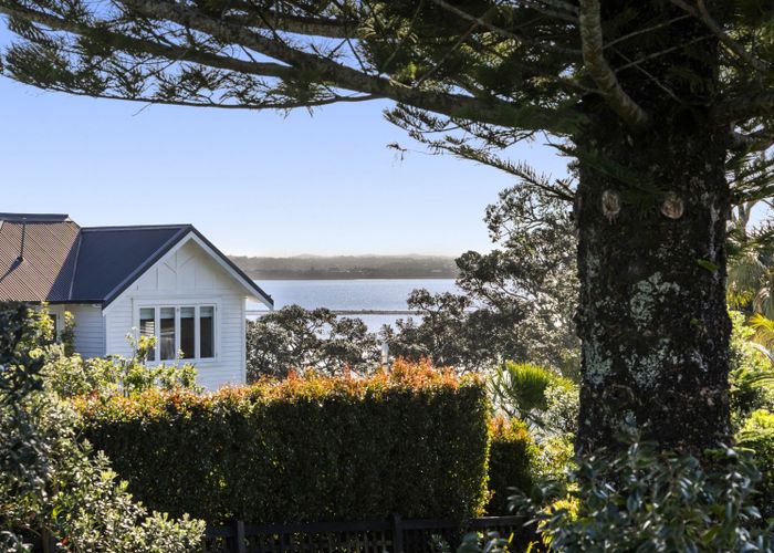  at 2/245 Jervois Road, Herne Bay, Auckland City, Auckland