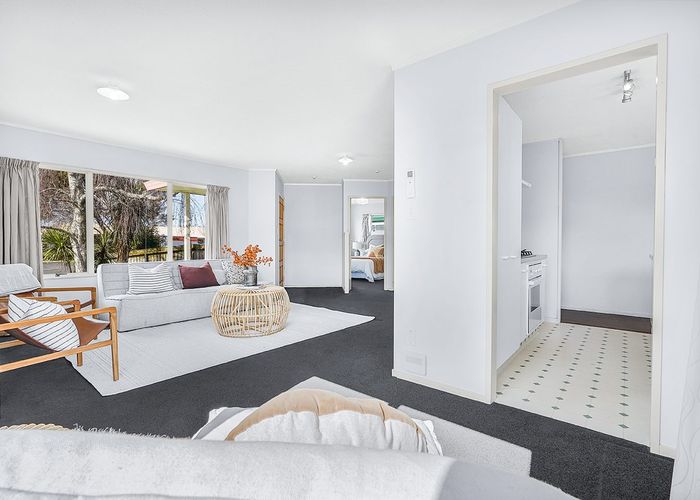  at 5 Admiral Crescent, Flagstaff, Hamilton