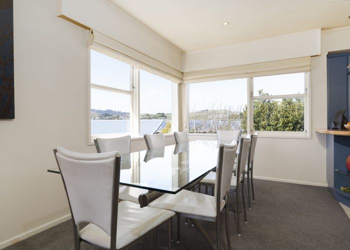  at 48 Churton Drive, Churton Park, Wellington