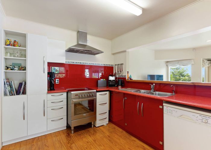  at 117 Bradbury Road, Botany Downs, Auckland