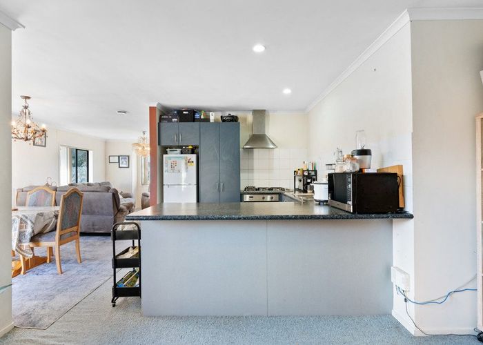  at 9 Tussock Avenue, Mangere, Auckland