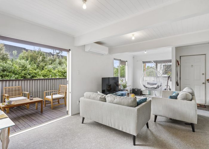  at 1042A Great North Road, Point Chevalier, Auckland