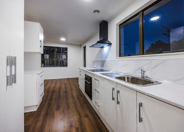  at 2/86 Palmers Road, Clendon Park, Auckland