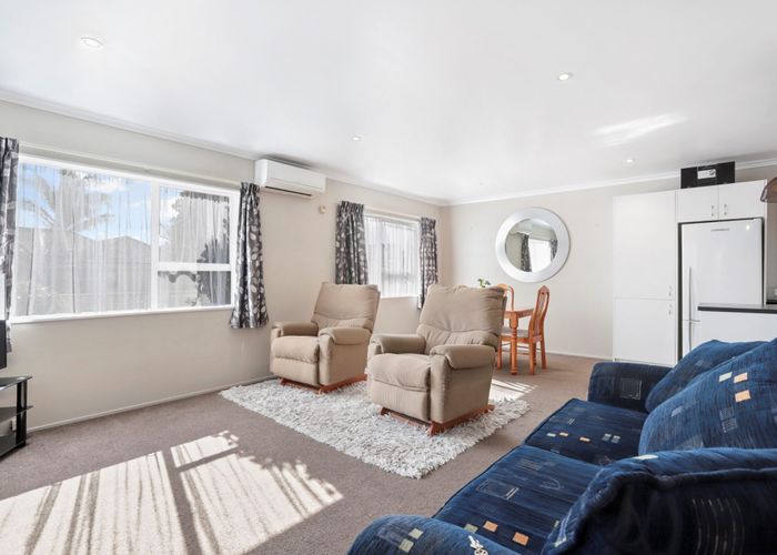  at 3/1 Frank Evans Place, Henderson, Auckland