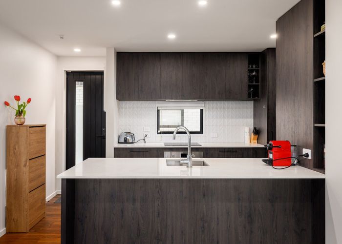  at 2/327 Lincoln Road, Addington, Christchurch