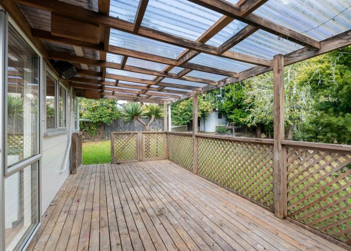  at 24 Meadowood Drive, Unsworth Heights, Auckland