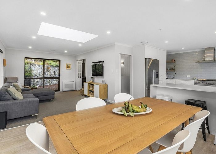  at 11 Eclipse Lane, Whitby, Porirua