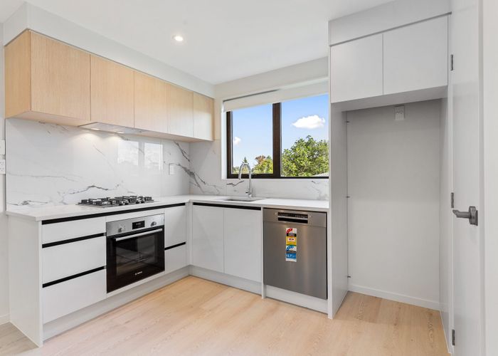  at 2/18 Beatrix Street, Avondale, Auckland City, Auckland