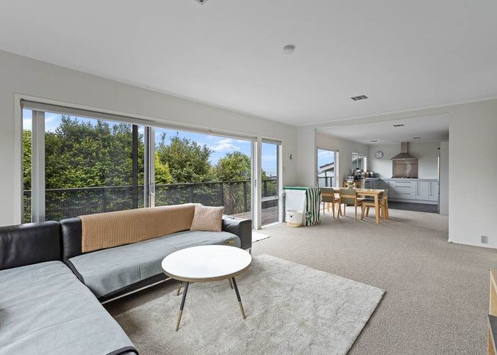  at 2/13 Kiri Place, Mairangi Bay, Auckland