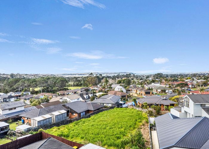  at 10 Fernbird Place, Massey, Waitakere City, Auckland