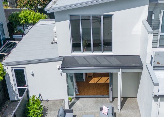  at 2/64 Holly Road, St Albans, Christchurch