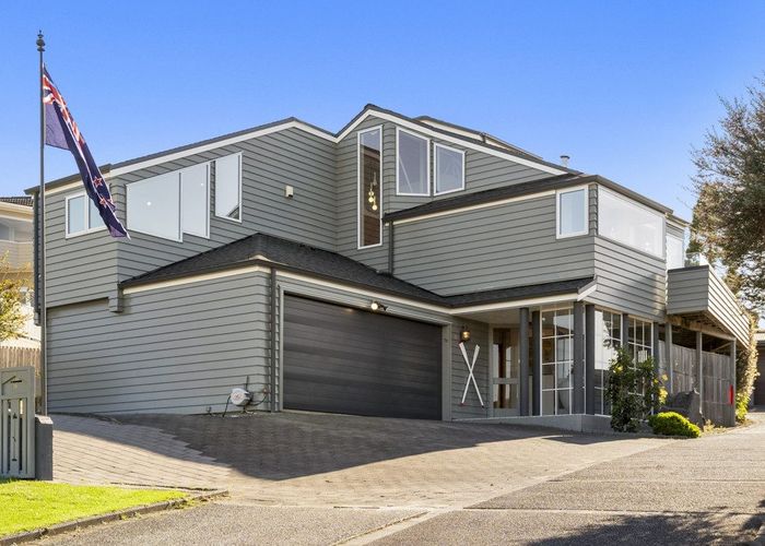  at 7B Peter Terrace, Castor Bay, Auckland
