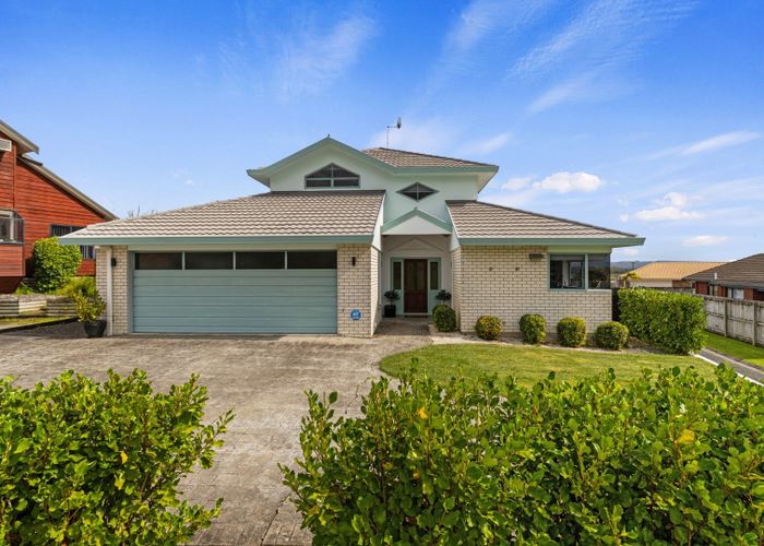  at 248 Grandview Road, Western Heights, Hamilton