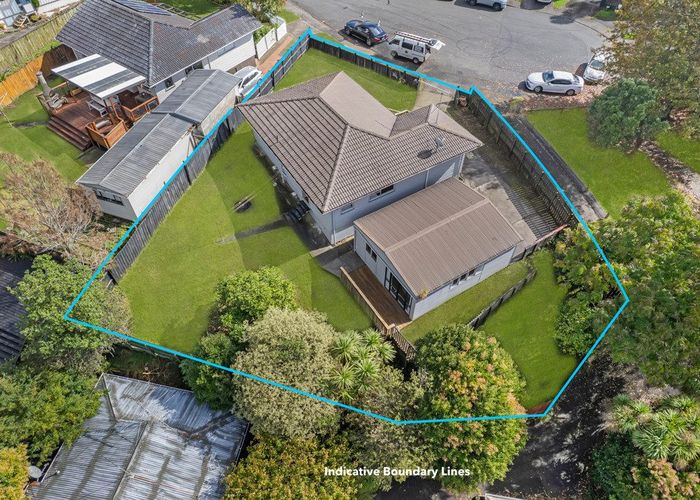  at 17 Landow Place, Henderson, Waitakere City, Auckland