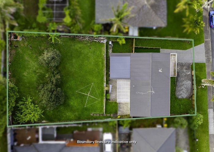  at 24 Normanton Street, Glenfield, North Shore City, Auckland