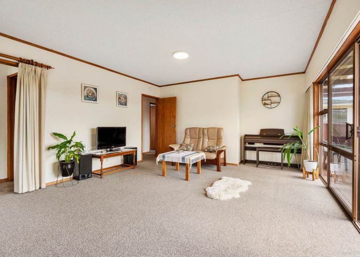  at 1/34 Matuhi Rise, Henderson, Waitakere City, Auckland