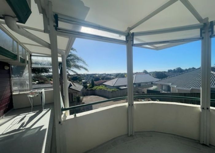  at 28 Frank Nobilo Drive, Golflands, Manukau City, Auckland