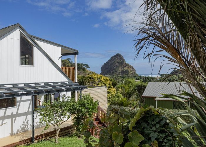  at 51 Seaview Road, Piha, Waitakere City, Auckland