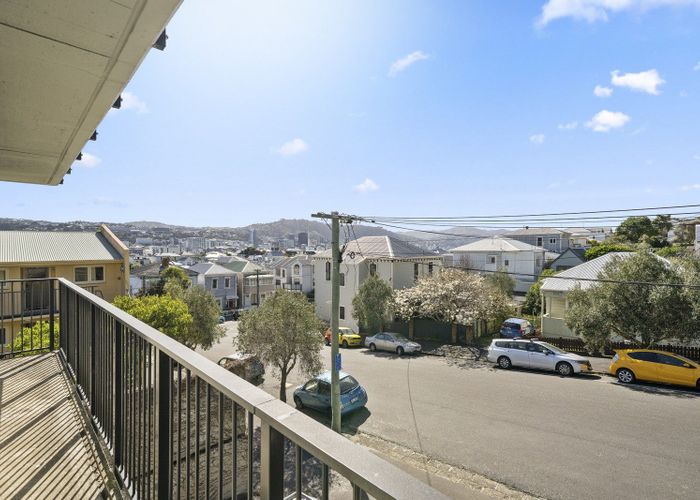  at 3/4 Derby Street, Mount Victoria, Wellington