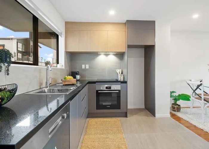  at 41 Red Arches Road, Henderson, Waitakere City, Auckland