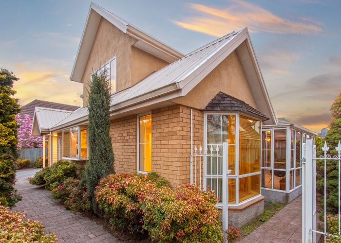  at 89 Peer Street, Ilam, Christchurch