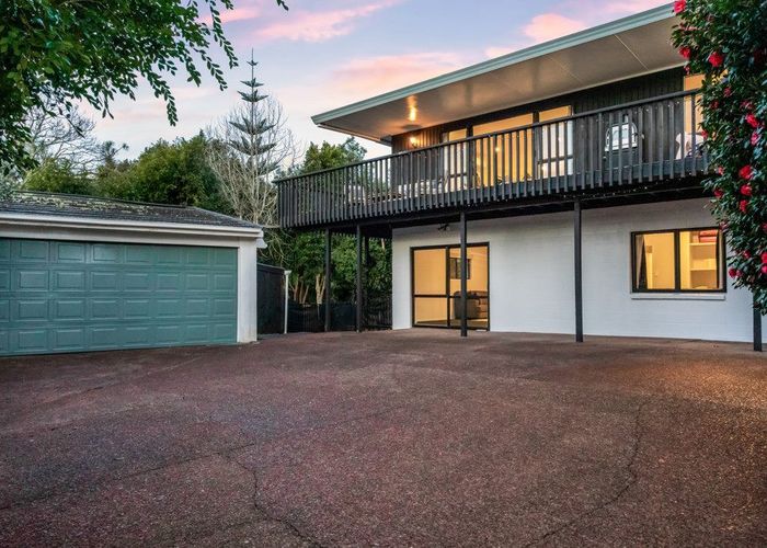  at 39 Lastel Place, Shelly Park, Auckland