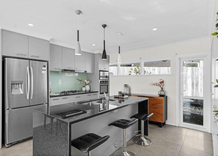 at 11 Pine Terrace, Howick, Auckland