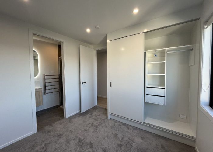  at 6/10 Fairclough Road, Beach Haven, North Shore City, Auckland